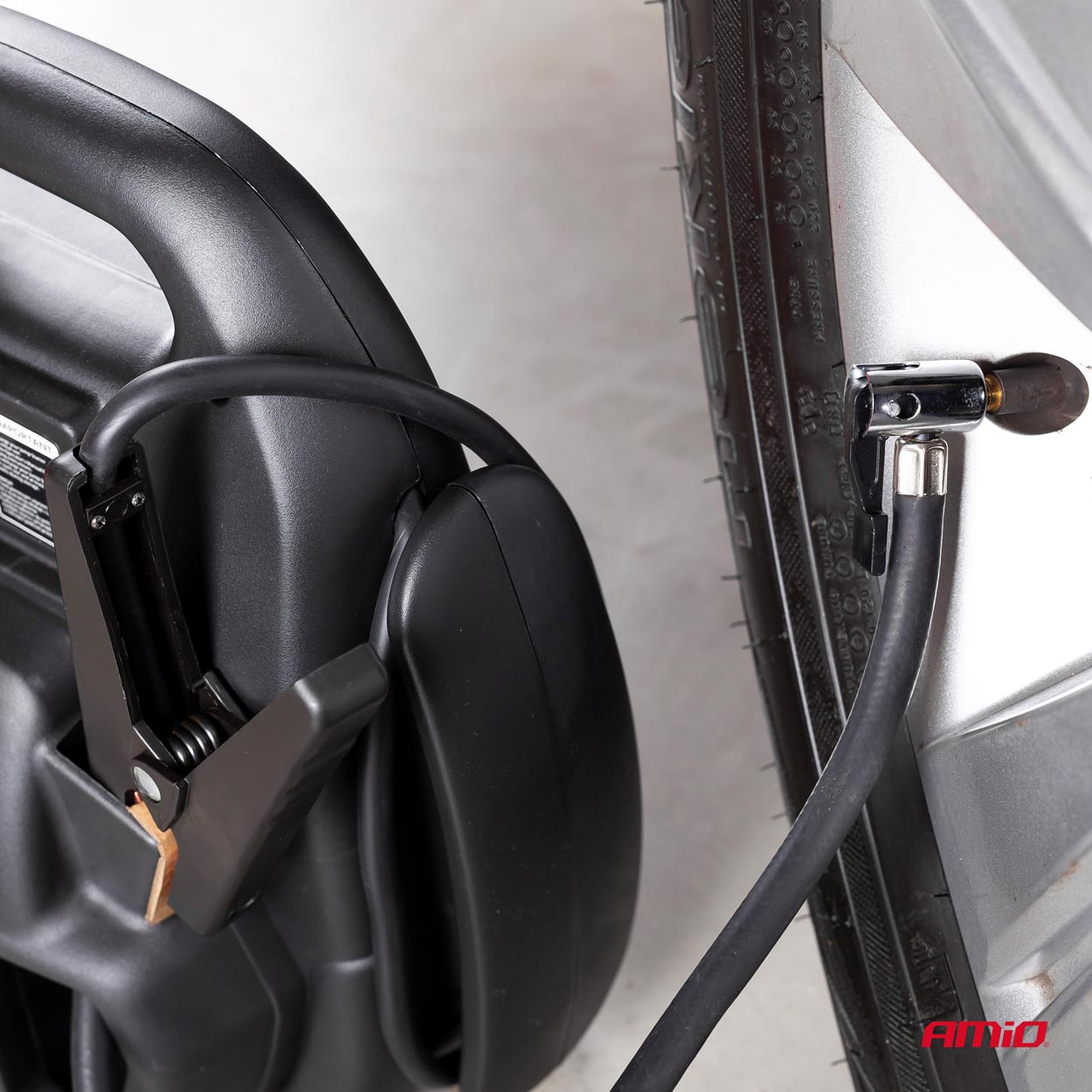 AMiO 4-in-1 käynnistysapu, 12V 17Ah 900A JS01
