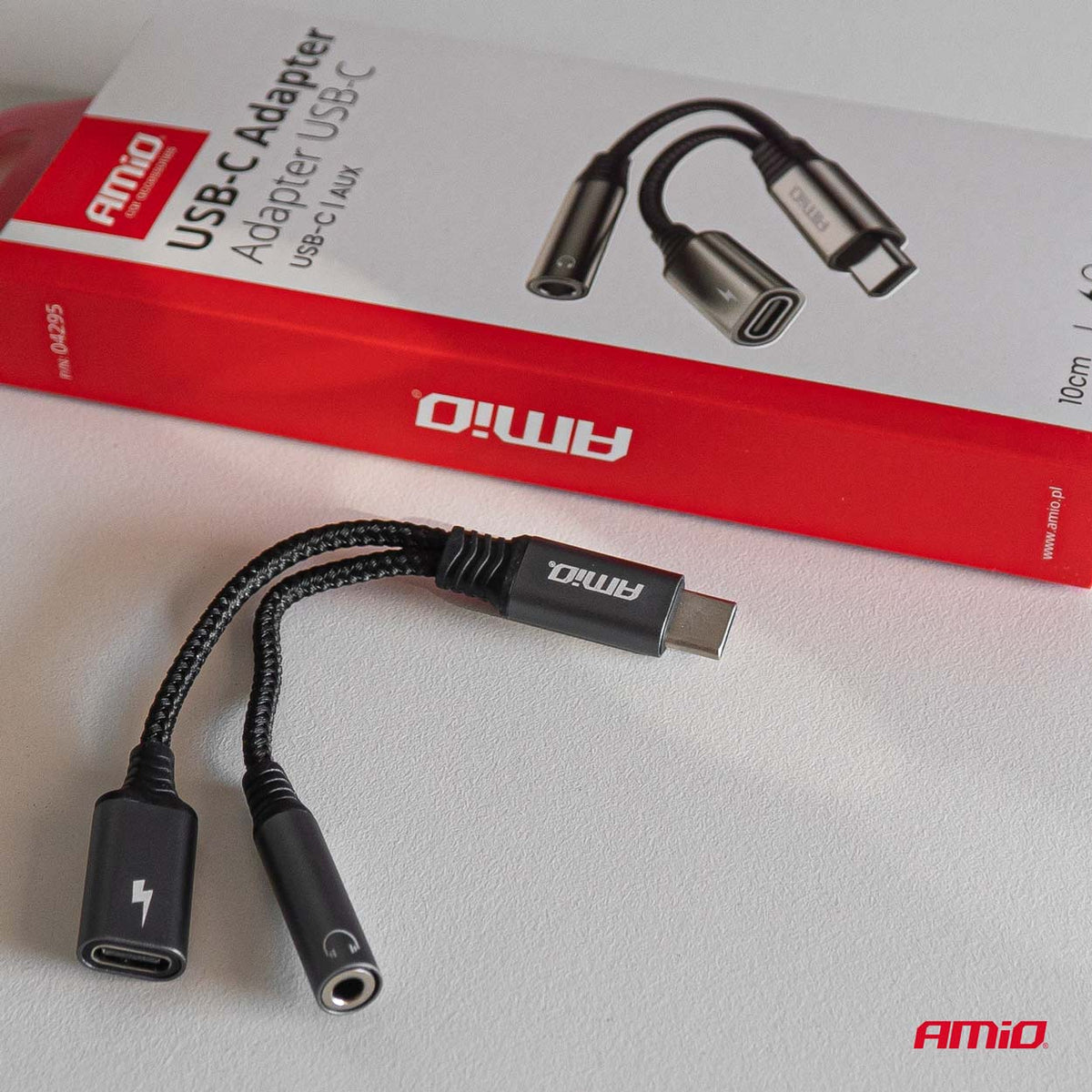 USB-C - USB-C + 3,5 mm mini-jack -sovitin 10 cm