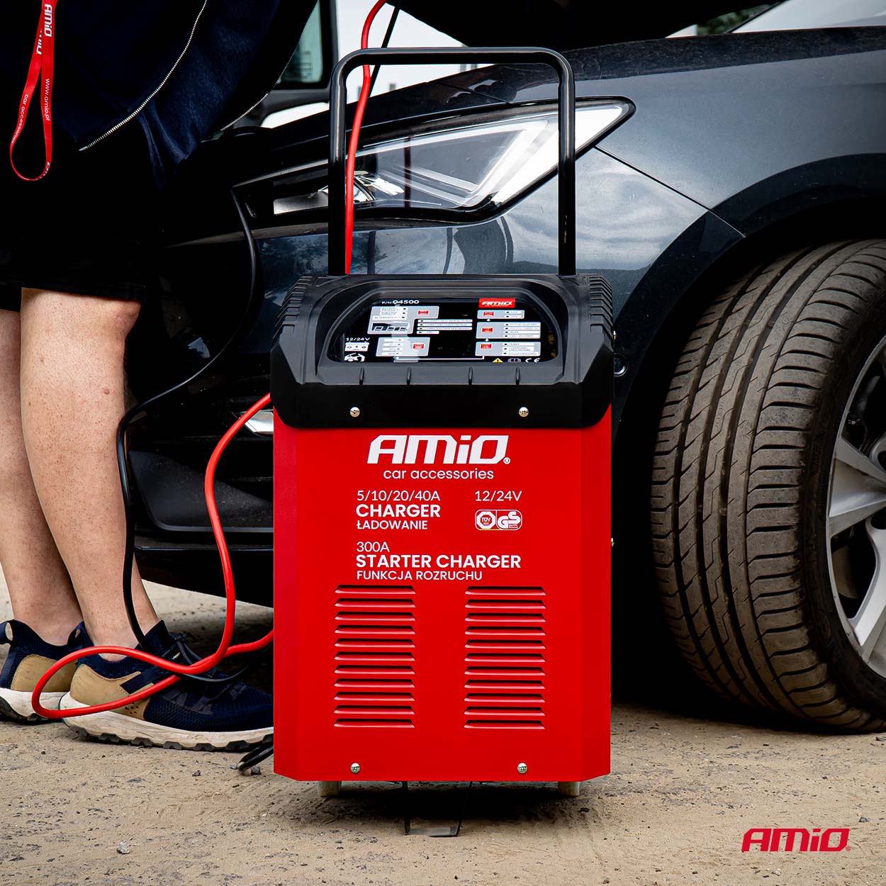 Auton akkulaturi ja käynnistysapu max. 40 A 12 V 24 V Käynnistys 300 A AMIO-04500