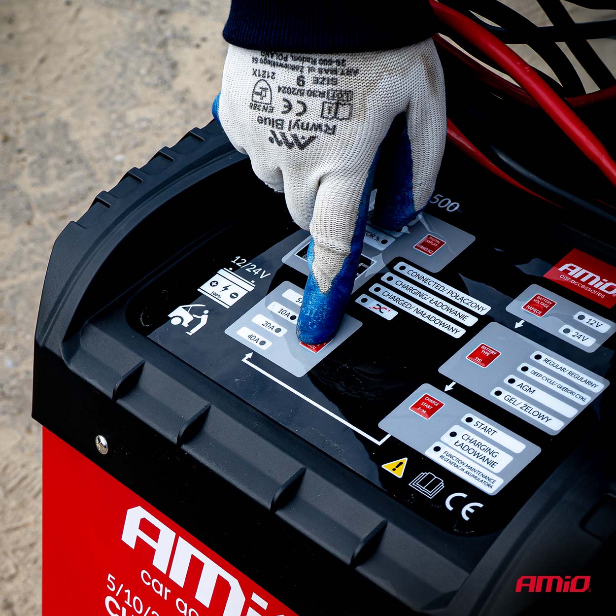 Auton akkulaturi ja käynnistysapu max. 40 A 12 V 24 V Käynnistys 300 A AMIO-04500