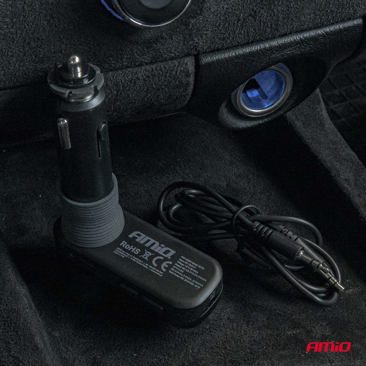 FM-lähetin 2×USB-A 1×USB-C microSD 12 V 24 V