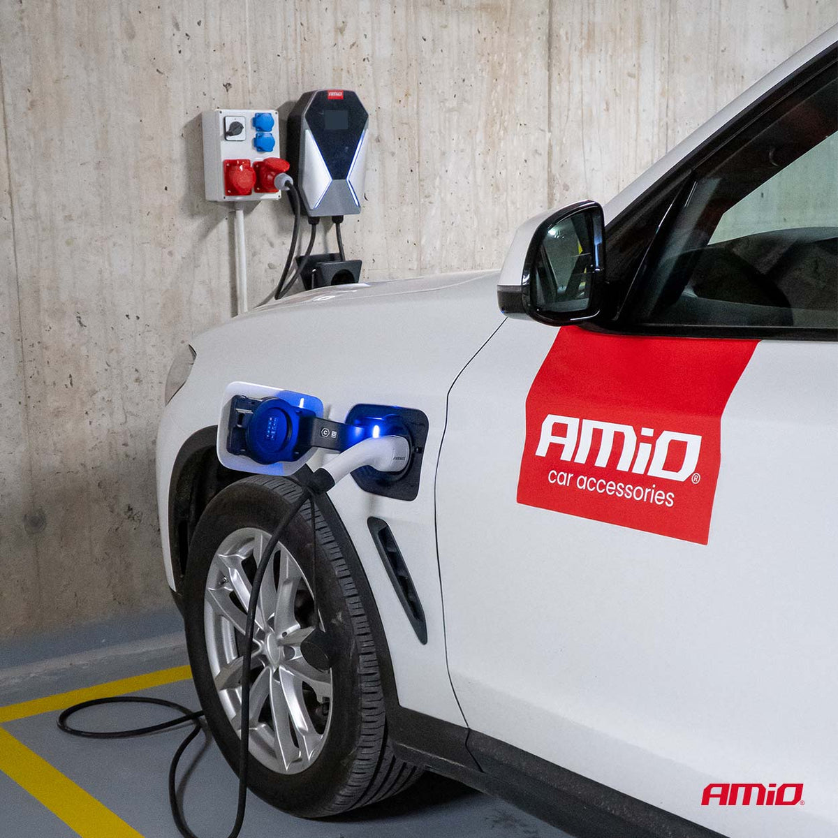 Kolmivaiheinen seinalla latausasema sähköautoille 22kW 32A 400V AMIO-04843