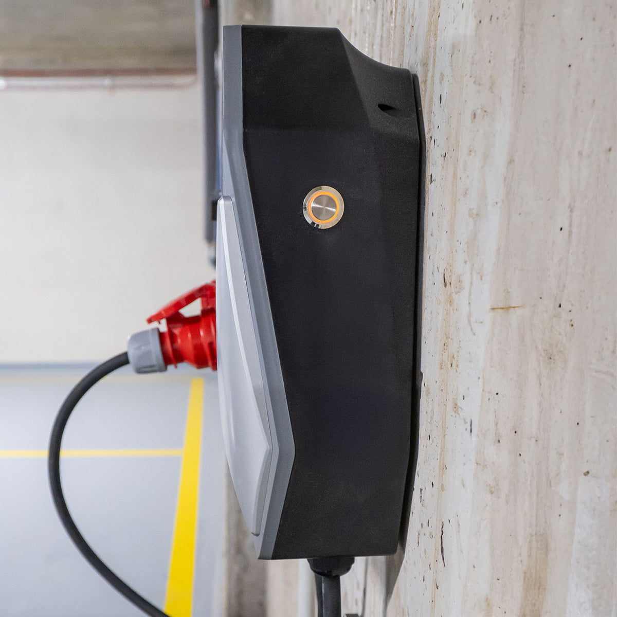 Kolmivaiheinen seinalla latausasema sähköautoille 22kW 32A 400V AMIO-04843