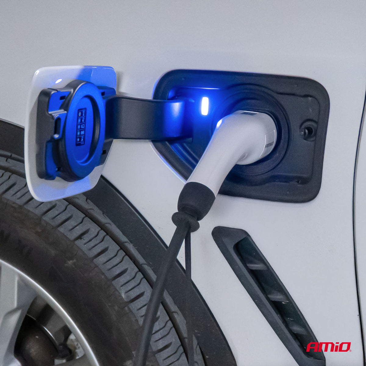 Kolmivaiheinen seinalla latausasema sähköautoille 22kW 32A 400V AMIO-04843