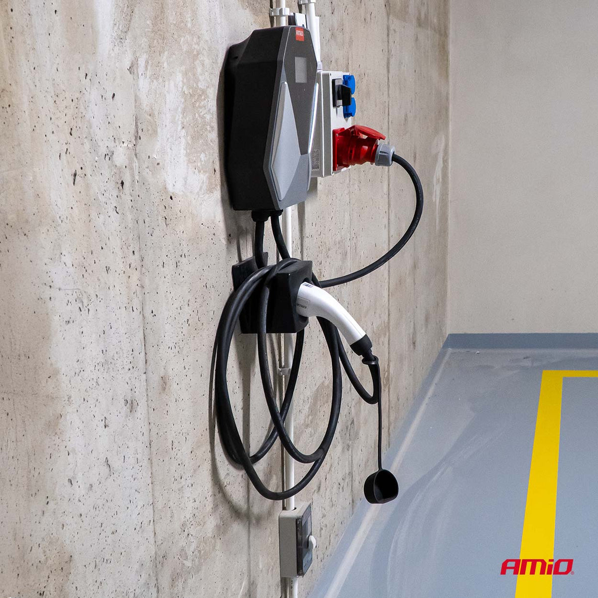 Kolmivaiheinen seinalla latausasema sähköautoille 22kW 32A 400V AMIO-04843